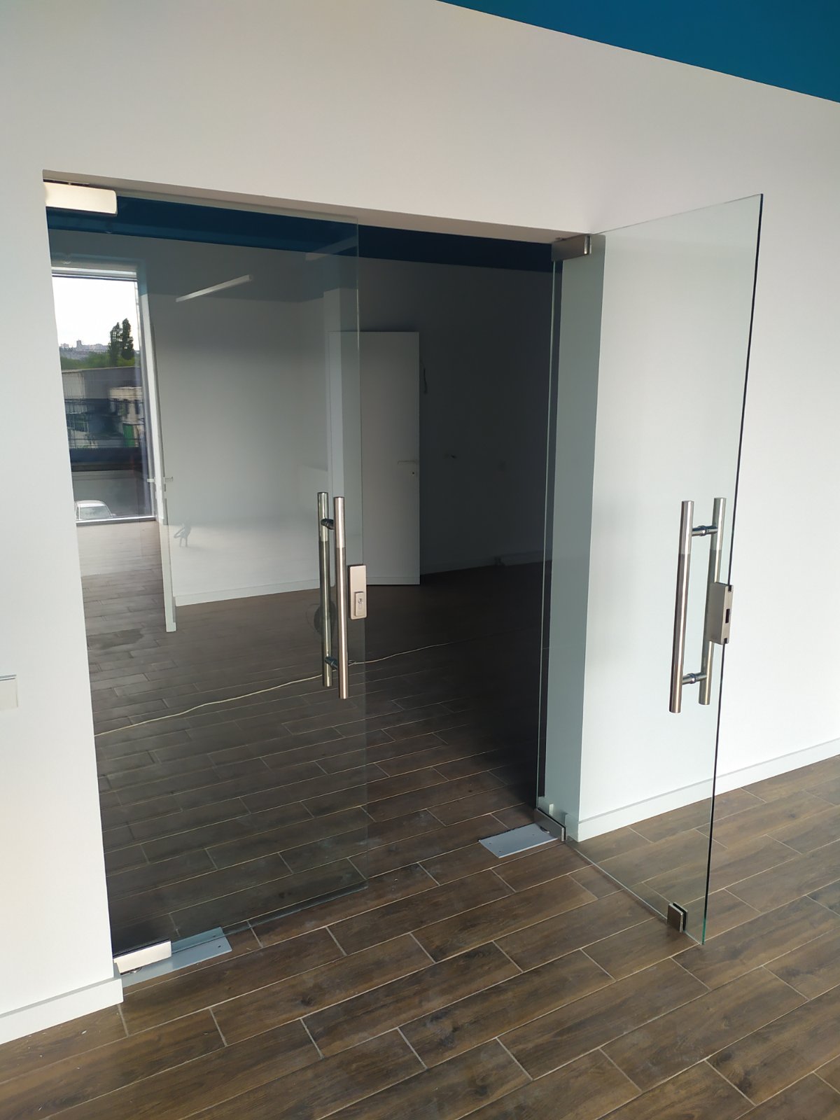 Ușă glisantă sticlă